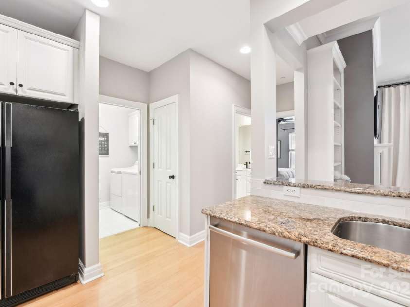 572 Church Street, Charlotte, NC 28202.  MLS# CAR4222410, YatesRealty ID 2543. 