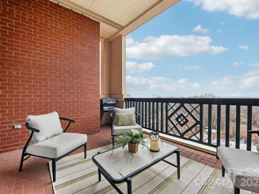 572 Church Street, Charlotte, NC 28202.  MLS# CAR4222410, YatesRealty ID 2543. 