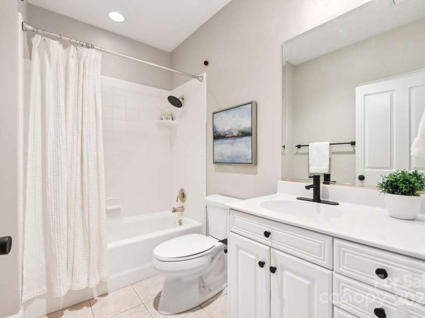 572 Church Street, Charlotte, NC 28202.  MLS# CAR4222410, YatesRealty ID 2543. 