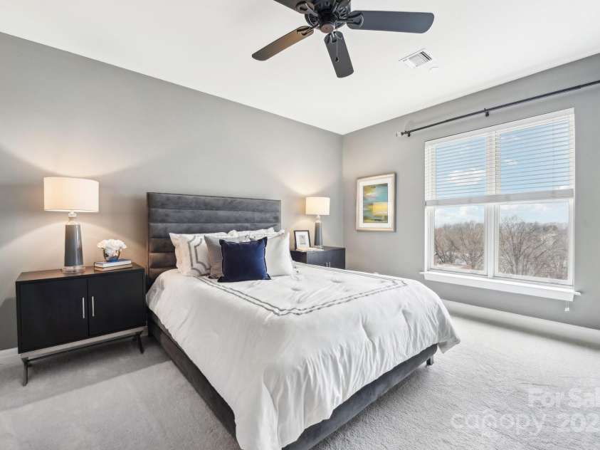 572 Church Street, Charlotte, NC 28202.  MLS# CAR4222410, YatesRealty ID 2543. 