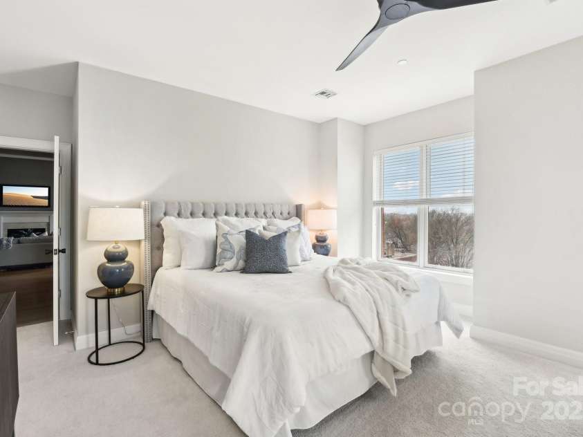 572 Church Street, Charlotte, NC 28202.  MLS# CAR4222410, YatesRealty ID 2543. 