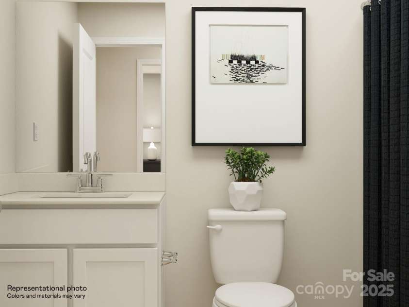 10048 Greystar Lane, Charlotte, NC 28213.  MLS# CAR4279871, YatesRealty ID 25431. Bath 2