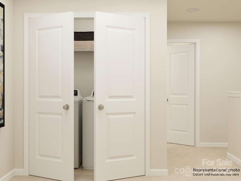 10048 Greystar Lane, Charlotte, NC 28213.  MLS# CAR4279871, YatesRealty ID 25431. Owners Suite