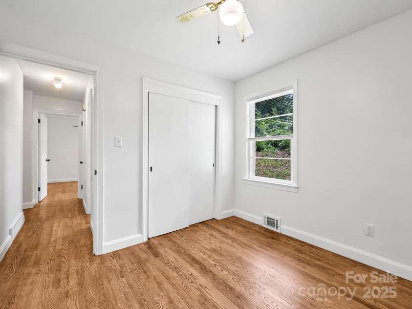 123 Blake Drive, Arden, NC 28704.  MLS# CAR4276075, YatesRealty ID 25432. BR#2