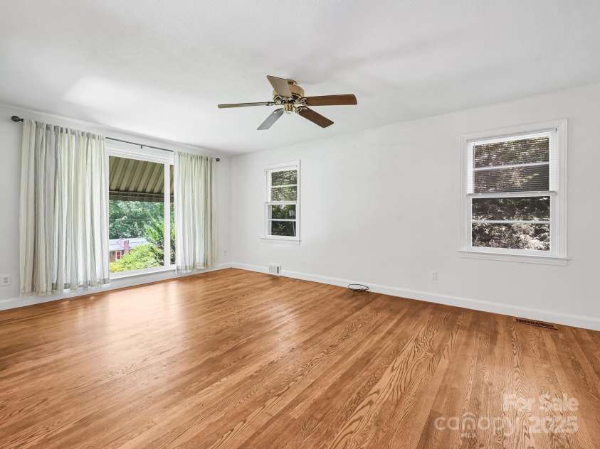 123 Blake Drive, Arden, NC 28704.  MLS# CAR4276075, YatesRealty ID 25432. Let the Sunshine In!