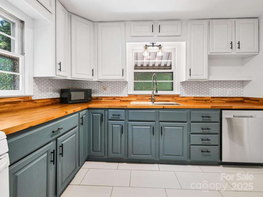 123 Blake Drive, Arden, NC 28704.  MLS# CAR4276075, YatesRealty ID 25432. Newer Butcher Block Countertop