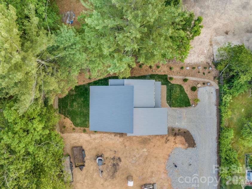 14 Da Vinci Court, Asheville, NC 28806.  MLS# CAR4382052, YatesRealty ID 25432. 