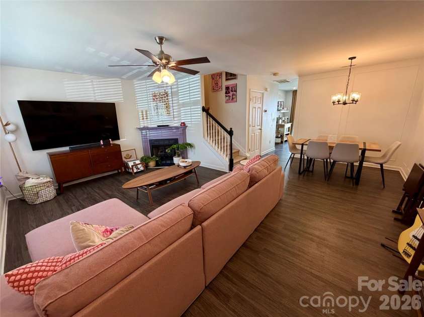 732 Rock Lake Glen, Fort Mill, SC 29715.  MLS# CAR4370811, YatesRealty ID 25435. 