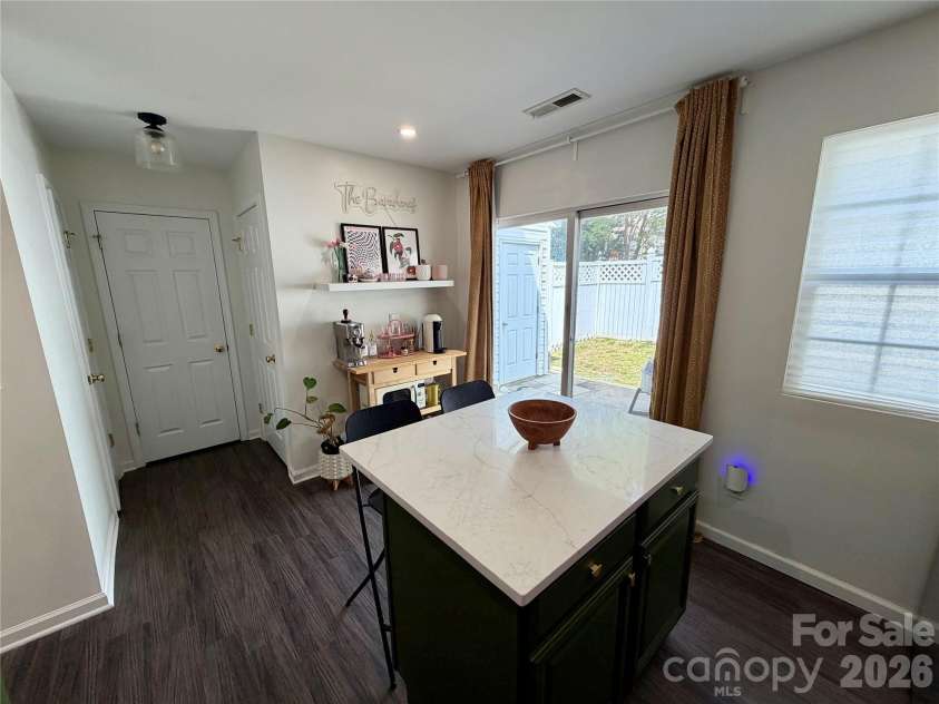732 Rock Lake Glen, Fort Mill, SC 29715.  MLS# CAR4370811, YatesRealty ID 25435. 