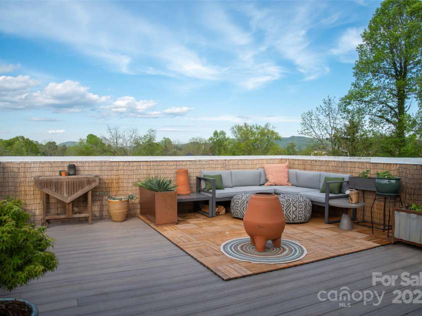 26 Carrick Lane, Brevard, NC 28712.  MLS# CAR4274247, YatesRealty ID 25436. 