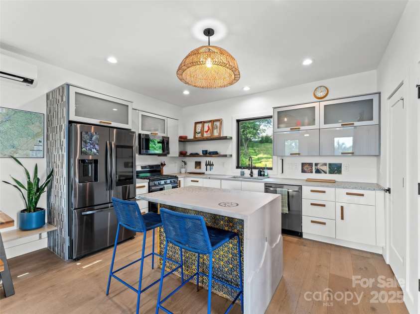 26 Carrick Lane, Brevard, NC 28712.  MLS# CAR4274247, YatesRealty ID 25436. 