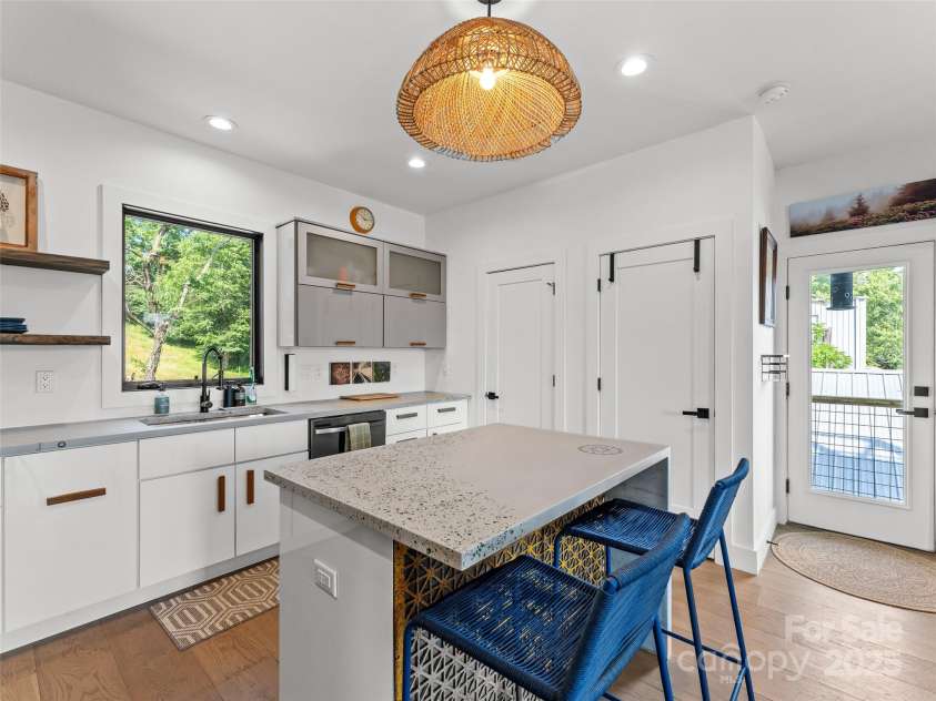 26 Carrick Lane, Brevard, NC 28712.  MLS# CAR4274247, YatesRealty ID 25436. 