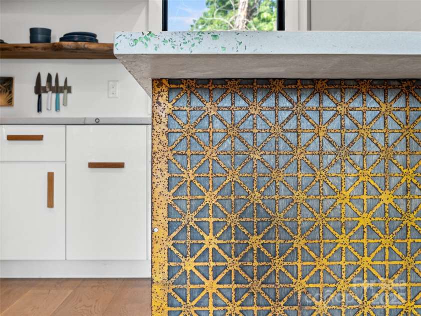 26 Carrick Lane, Brevard, NC 28712.  MLS# CAR4274247, YatesRealty ID 25436. 