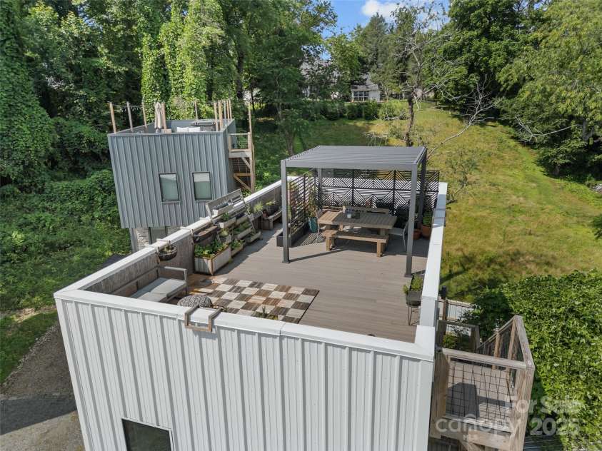 26 Carrick Lane, Brevard, NC 28712.  MLS# CAR4274247, YatesRealty ID 25436. 