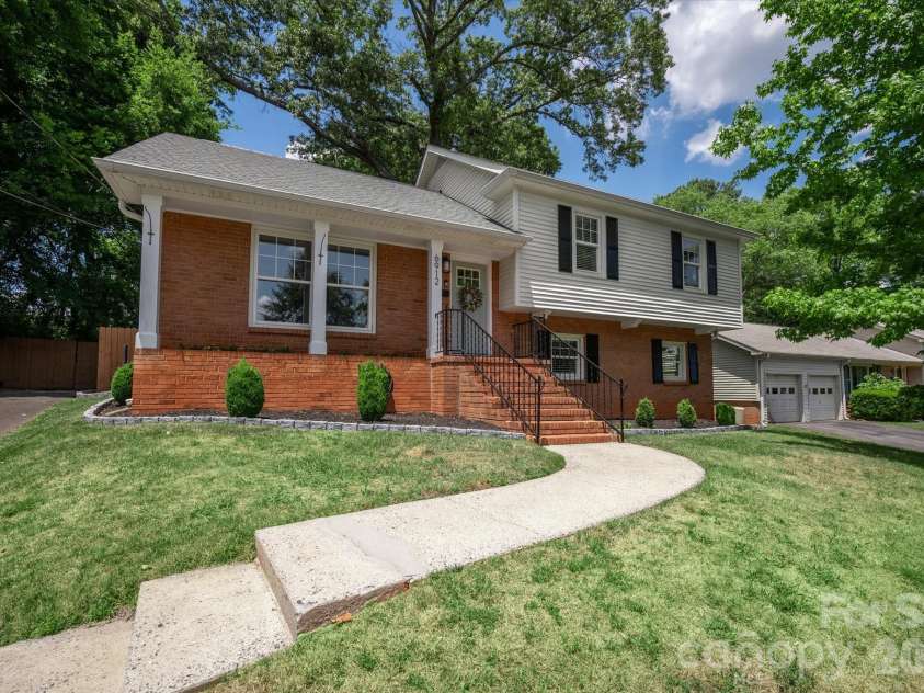 6912 Woodstock Drive, Charlotte, NC 28210.  MLS# CAR4383867, YatesRealty ID 25436. 