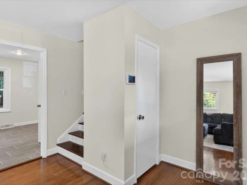 6912 Woodstock Drive, Charlotte, NC 28210.  MLS# CAR4383867, YatesRealty ID 25436. 