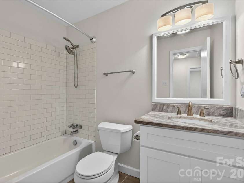 6912 Woodstock Drive, Charlotte, NC 28210.  MLS# CAR4383867, YatesRealty ID 25436. 