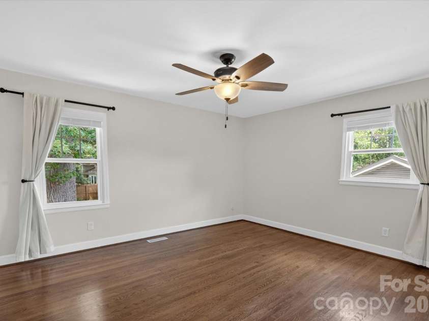 6912 Woodstock Drive, Charlotte, NC 28210.  MLS# CAR4383867, YatesRealty ID 25436. 