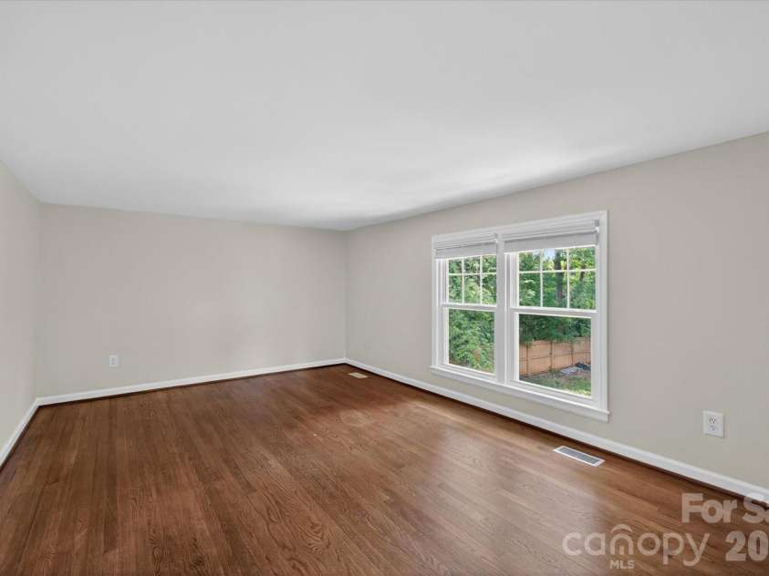 6912 Woodstock Drive, Charlotte, NC 28210.  MLS# CAR4383867, YatesRealty ID 25436. 