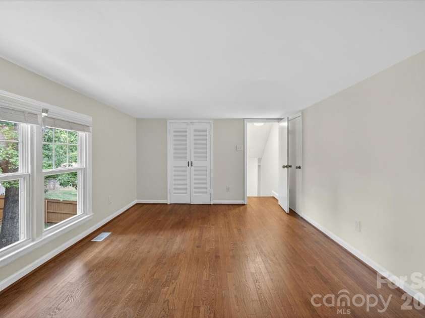 6912 Woodstock Drive, Charlotte, NC 28210.  MLS# CAR4383867, YatesRealty ID 25436. 