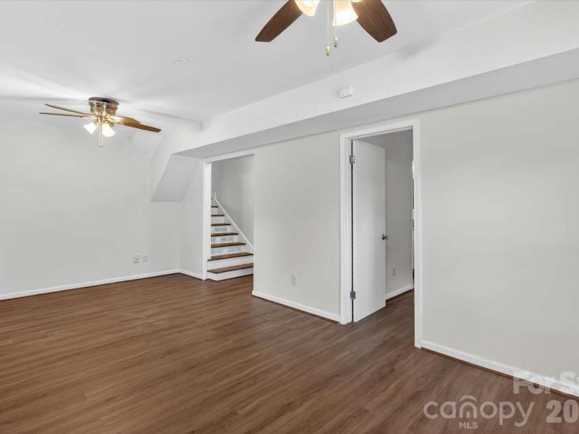 6912 Woodstock Drive, Charlotte, NC 28210.  MLS# CAR4383867, YatesRealty ID 25436. 