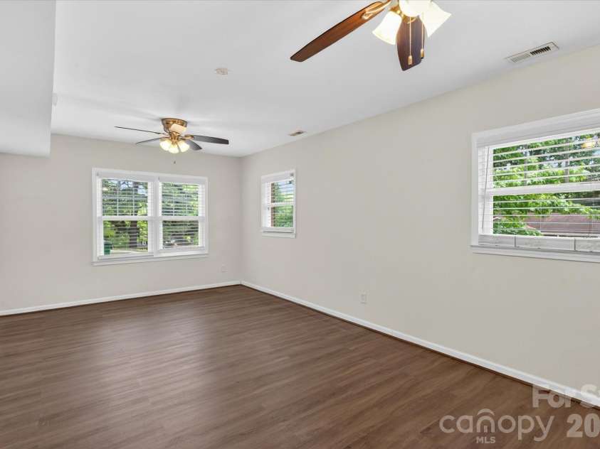 6912 Woodstock Drive, Charlotte, NC 28210.  MLS# CAR4383867, YatesRealty ID 25436. 