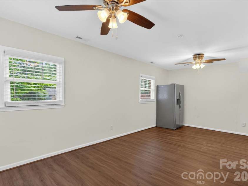 6912 Woodstock Drive, Charlotte, NC 28210.  MLS# CAR4383867, YatesRealty ID 25436. 