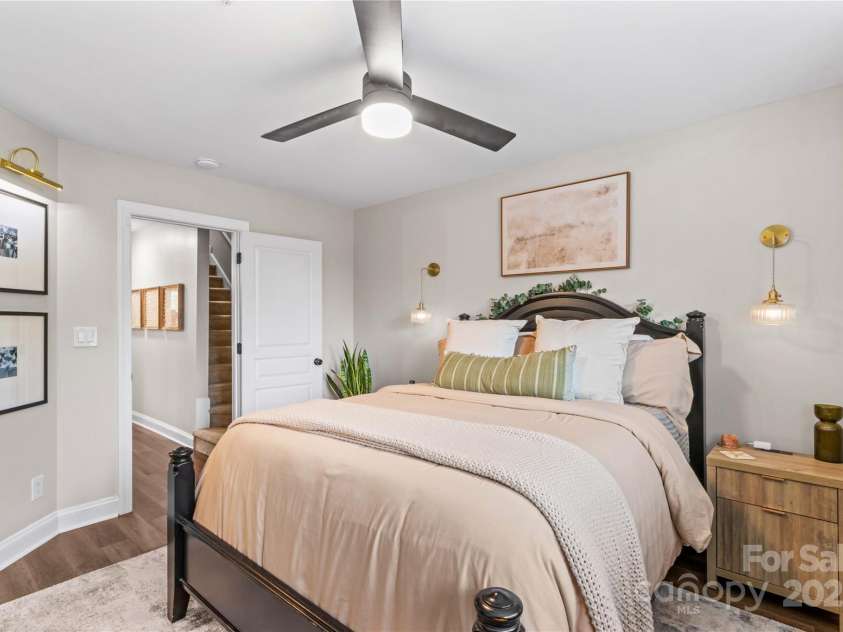 1013 Park West Drive, Charlotte, NC 28209.  MLS# CAR4274640, YatesRealty ID 25437. 