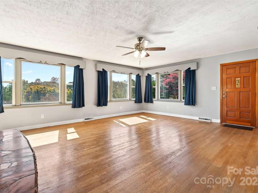 506 Gorman Bridge Road, Asheville, NC 28806.  MLS# CAR4278249, YatesRealty ID 25438. 