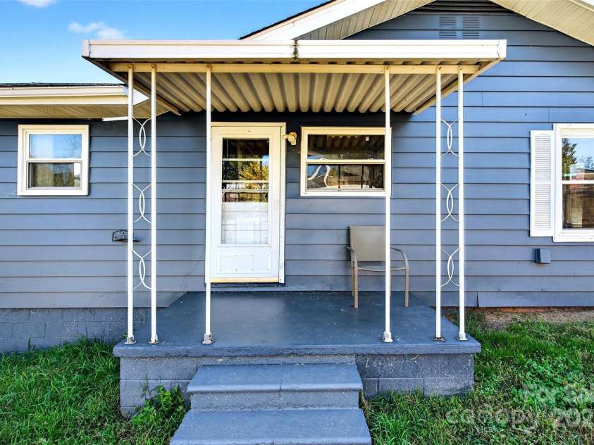 506 Gorman Bridge Road, Asheville, NC 28806.  MLS# CAR4278249, YatesRealty ID 25438. 