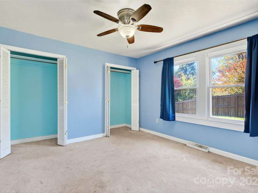 506 Gorman Bridge Road, Asheville, NC 28806.  MLS# CAR4278249, YatesRealty ID 25438. 