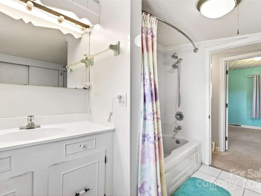 506 Gorman Bridge Road, Asheville, NC 28806.  MLS# CAR4278249, YatesRealty ID 25438. 