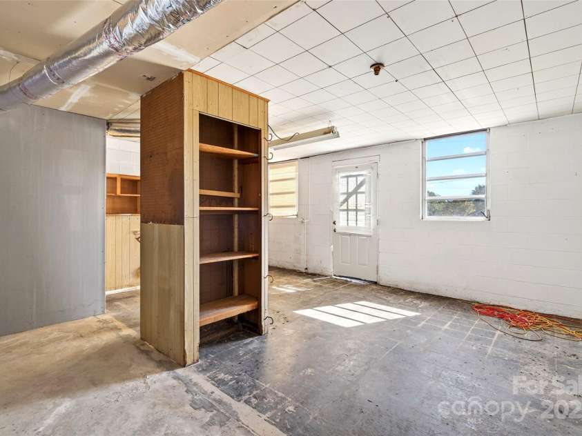 506 Gorman Bridge Road, Asheville, NC 28806.  MLS# CAR4278249, YatesRealty ID 25438. 