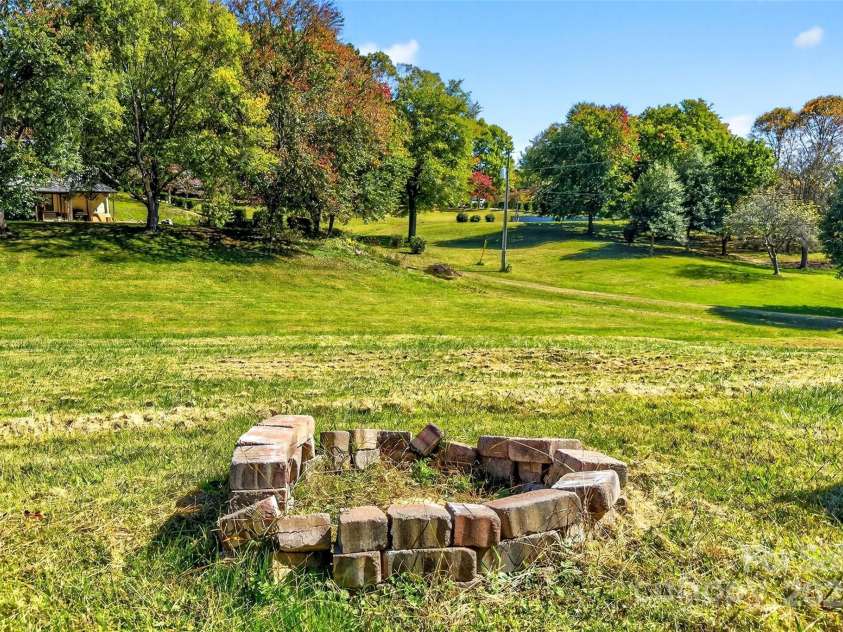 506 Gorman Bridge Road, Asheville, NC 28806.  MLS# CAR4278249, YatesRealty ID 25438. 