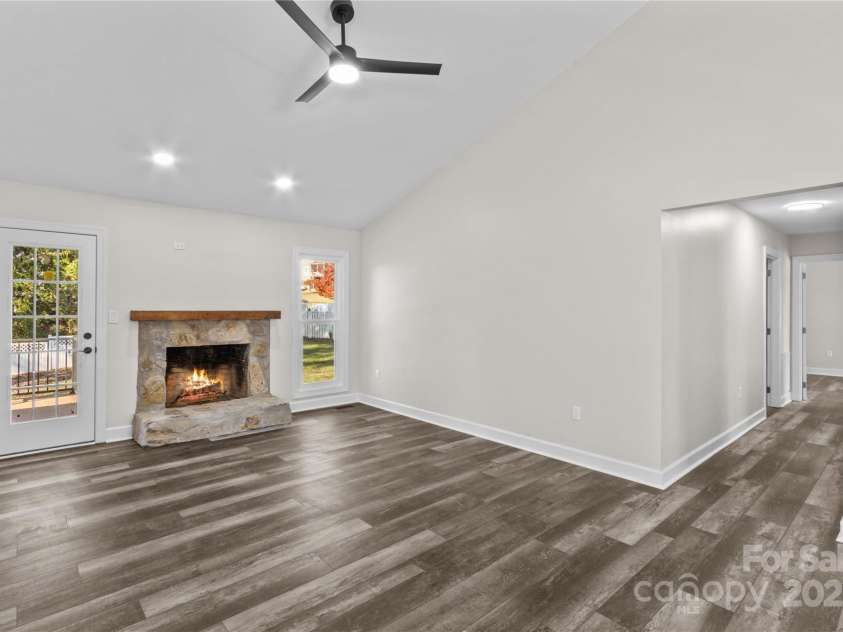 497 Canvasback Road, Mooresville, NC 28117.  MLS# CAR4322713, YatesRealty ID 25439. 