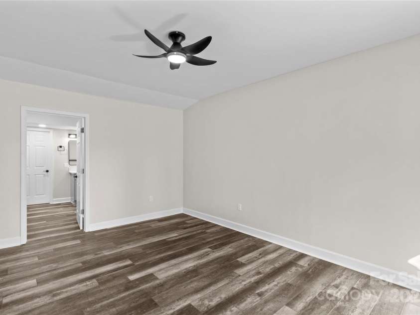 497 Canvasback Road, Mooresville, NC 28117.  MLS# CAR4322713, YatesRealty ID 25439. 