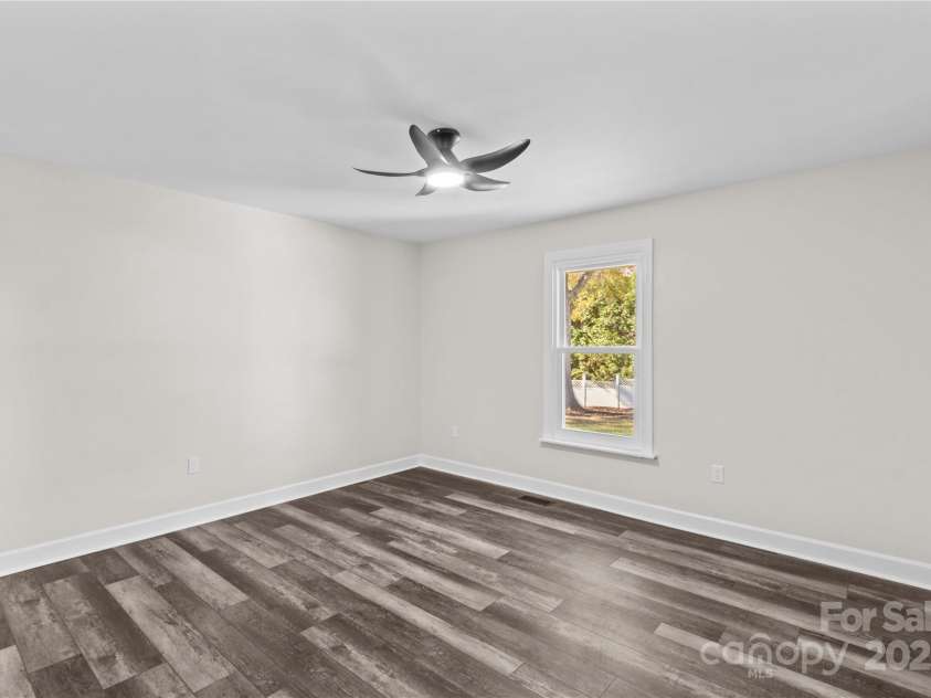 497 Canvasback Road, Mooresville, NC 28117.  MLS# CAR4322713, YatesRealty ID 25439. 