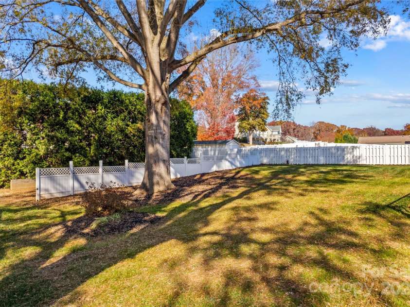 497 Canvasback Road, Mooresville, NC 28117.  MLS# CAR4322713, YatesRealty ID 25439. 