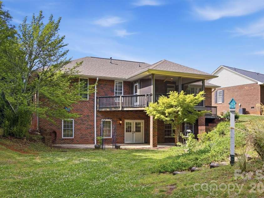100 Crosscreek Drive, Morganton, NC 28655.  MLS# CAR4341233, YatesRealty ID 25440. 