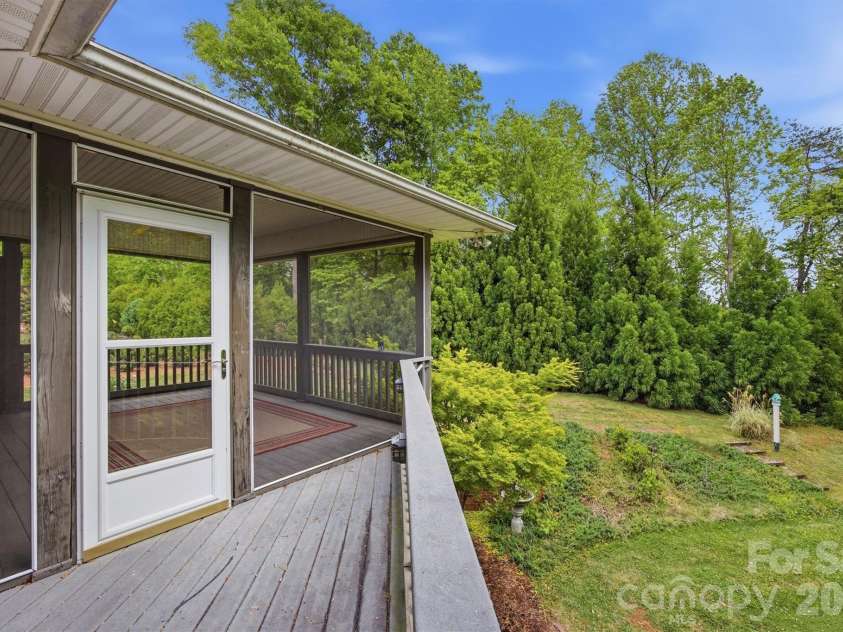 100 Crosscreek Drive, Morganton, NC 28655.  MLS# CAR4341233, YatesRealty ID 25440. 