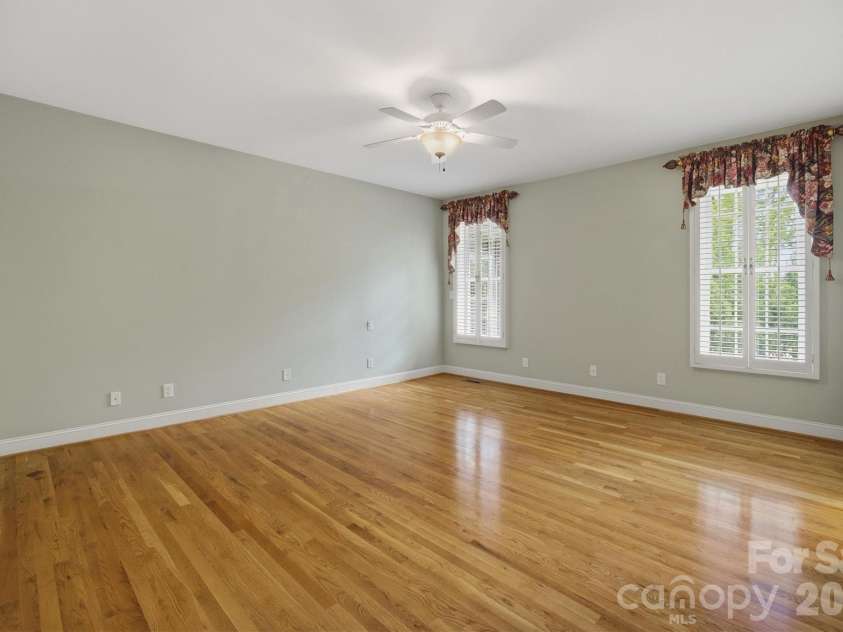 100 Crosscreek Drive, Morganton, NC 28655.  MLS# CAR4341233, YatesRealty ID 25440. 
