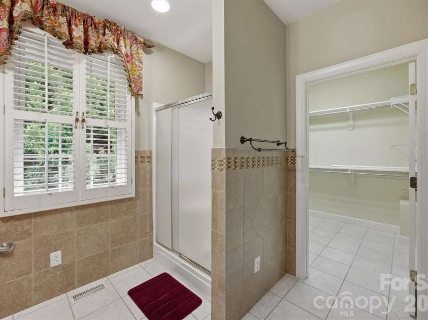 100 Crosscreek Drive, Morganton, NC 28655.  MLS# CAR4341233, YatesRealty ID 25440. 