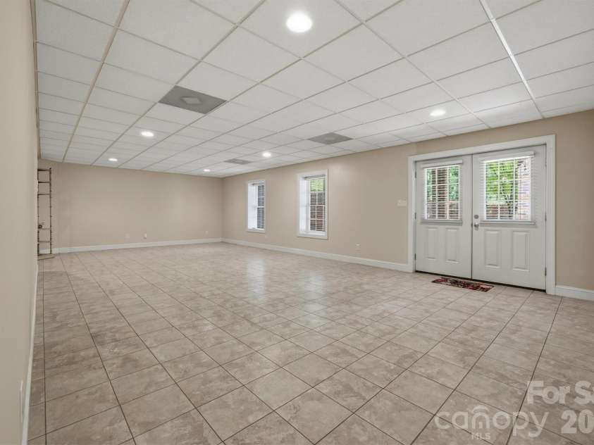 100 Crosscreek Drive, Morganton, NC 28655.  MLS# CAR4341233, YatesRealty ID 25440. 