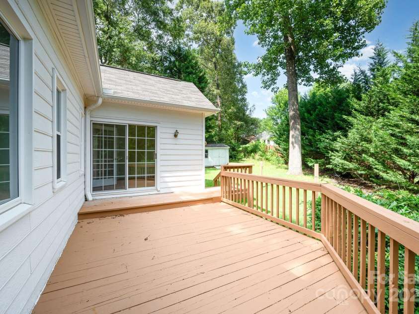 975 Pine Knoll Road, Fort Mill, SC 29715.  MLS# CAR4274032, YatesRealty ID 25440. Direct access to the deck from the Sunroom