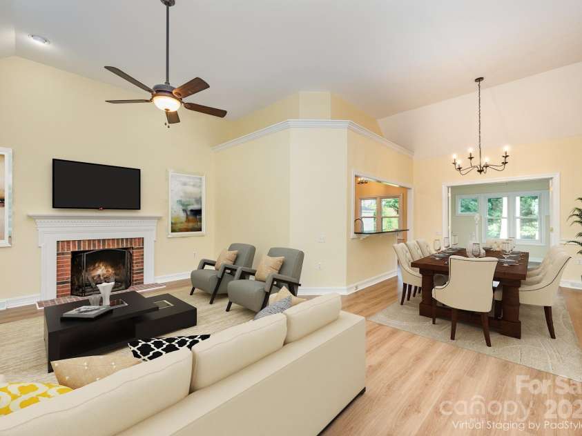 975 Pine Knoll Road, Fort Mill, SC 29715.  MLS# CAR4274032, YatesRealty ID 25440. Open concept living. Virtually staged.