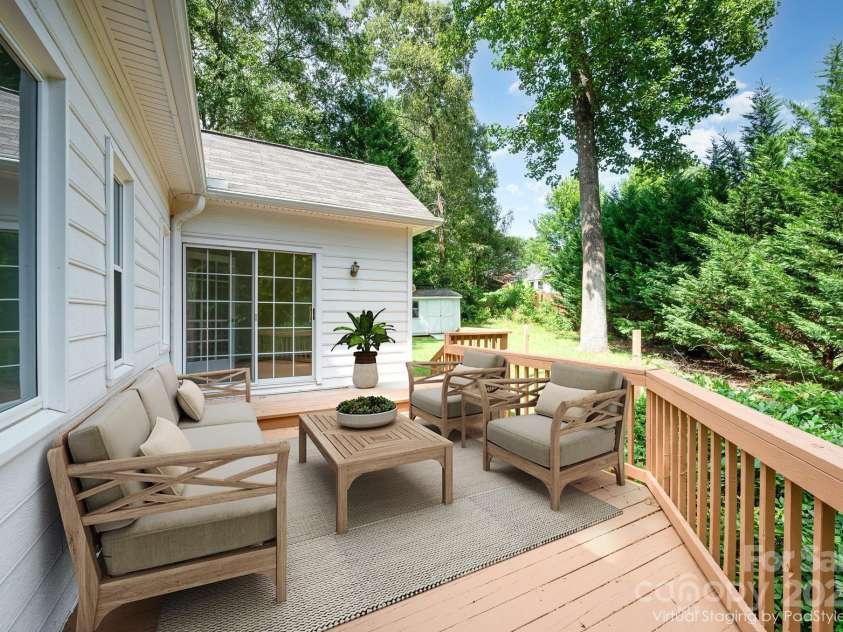 975 Pine Knoll Road, Fort Mill, SC 29715.  MLS# CAR4274032, YatesRealty ID 25440. Spacious deck is perfect for entertaining! Virtually staged