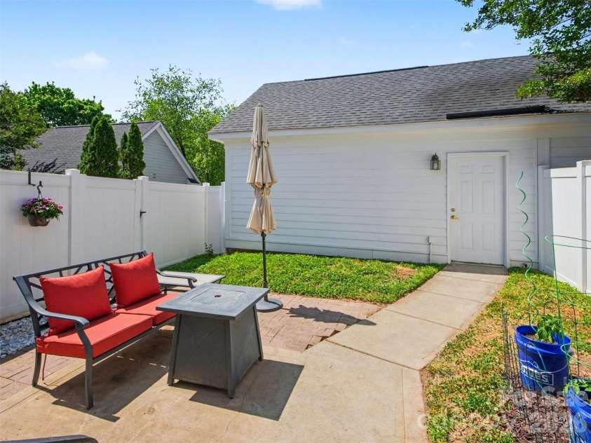 12346 Carrigan Court, Huntersville, NC 28078.  MLS# CAR4371625, YatesRealty ID 25442. 
