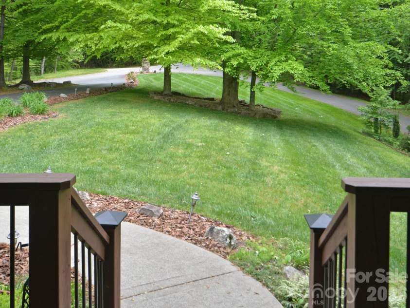 95 Creeks Edge Drive, Hendersonville, NC 28739.  MLS# CAR4369844, YatesRealty ID 25443. 