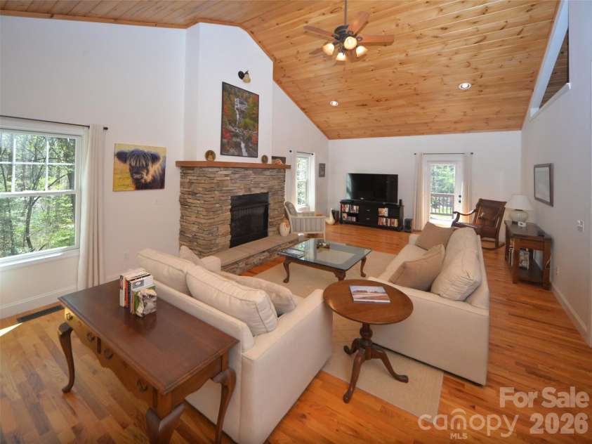 95 Creeks Edge Drive, Hendersonville, NC 28739.  MLS# CAR4369844, YatesRealty ID 25443. 
