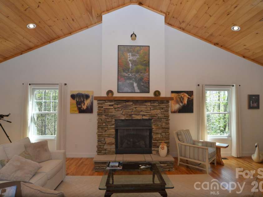 95 Creeks Edge Drive, Hendersonville, NC 28739.  MLS# CAR4369844, YatesRealty ID 25443. 